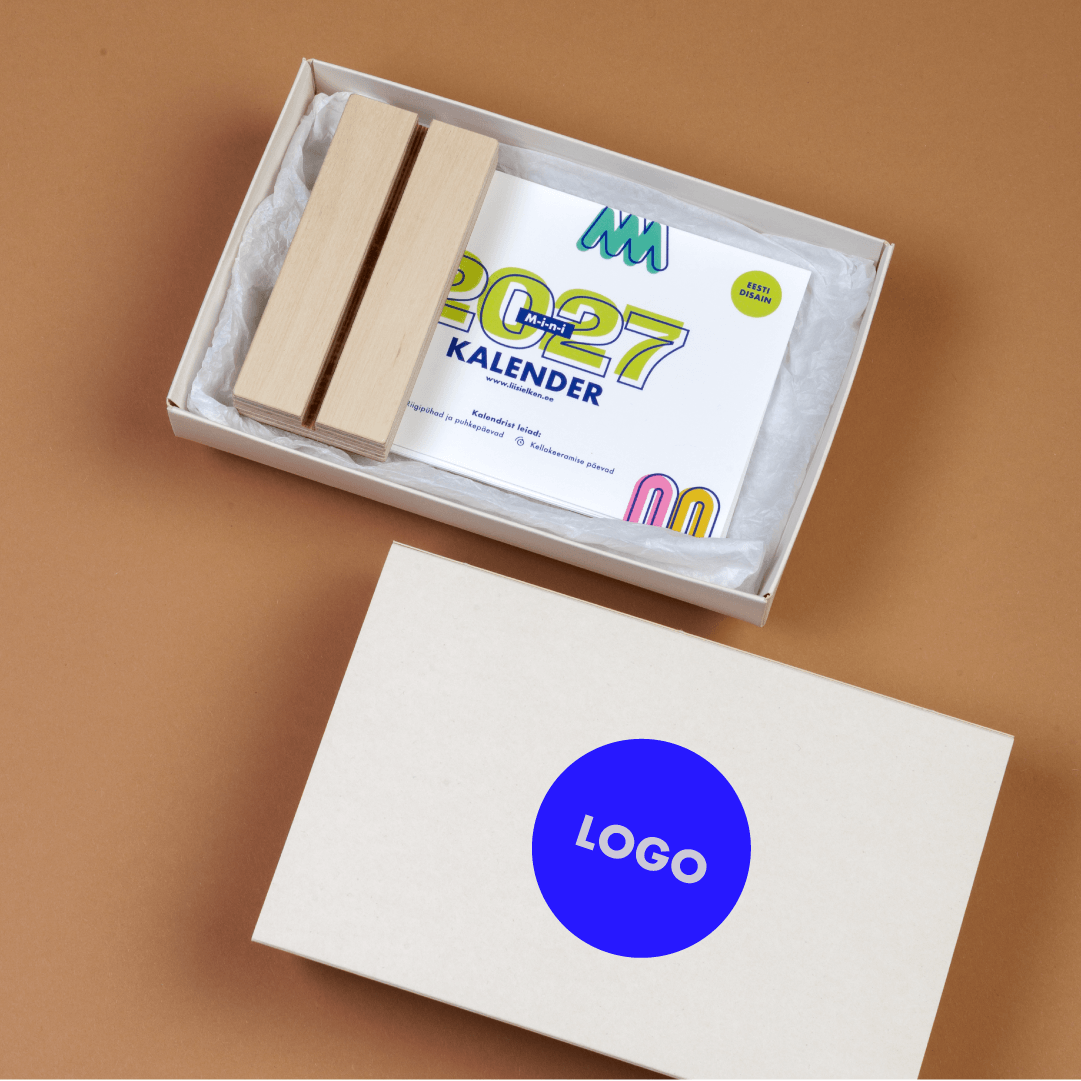 Kalender-Mini-kinkepakend-logo MINI 2027 lauakalender puidust alusel kinkepakendis